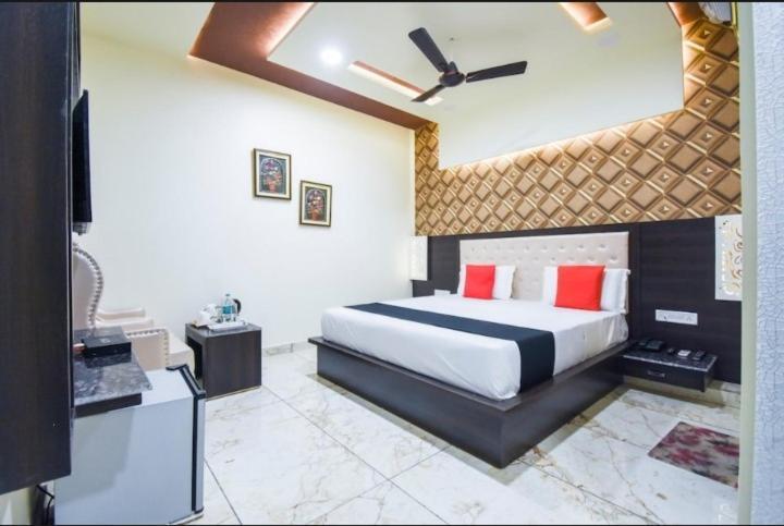 Hotel Ravi Residency Джаландхар Экстерьер фото