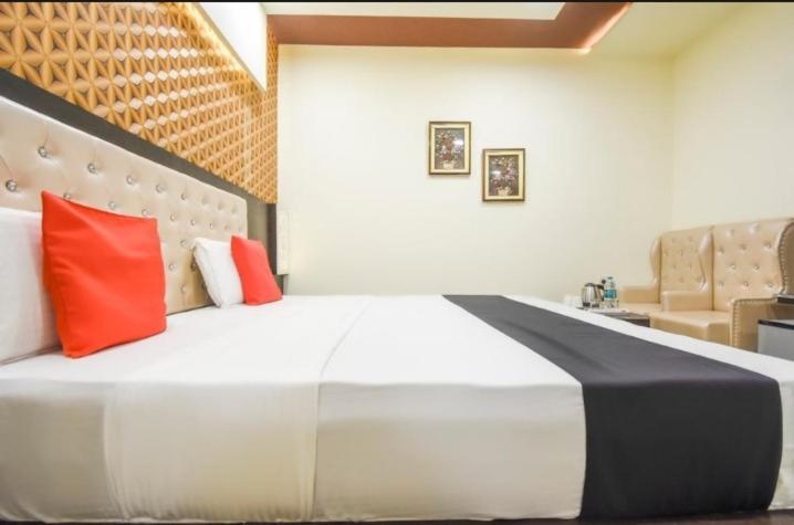 Hotel Ravi Residency Джаландхар Экстерьер фото